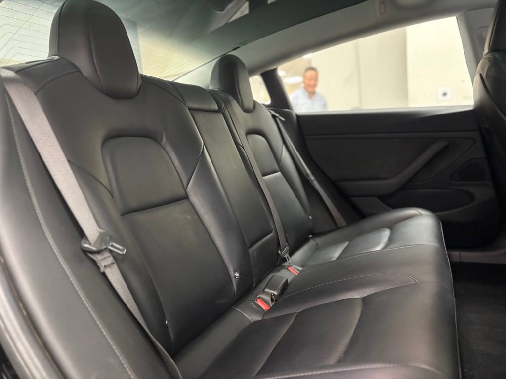 Used 2018 Tesla Model 3 Long Range image 10