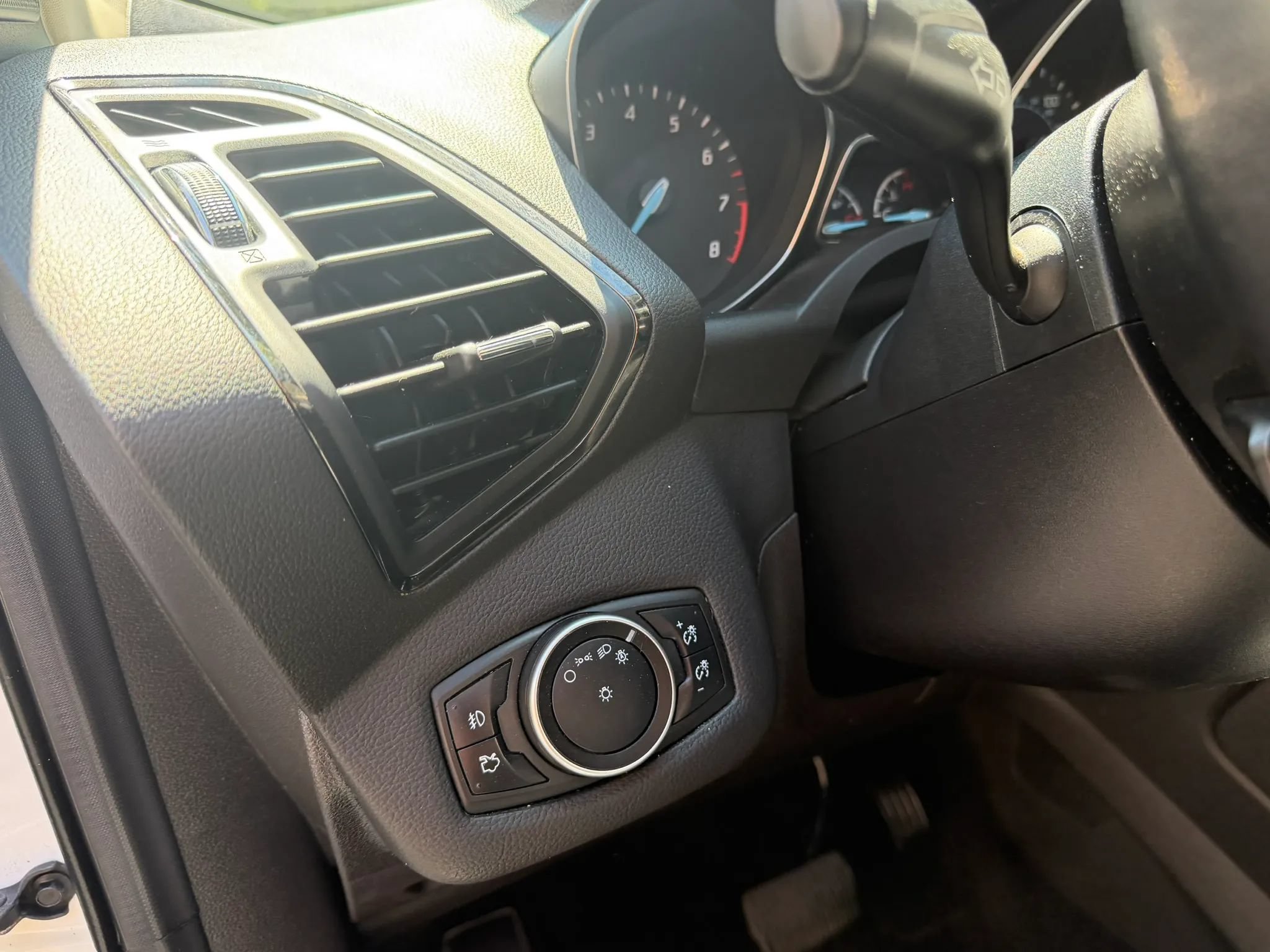 Used 2016 Ford Escape Titanium AWD/4WD image 28