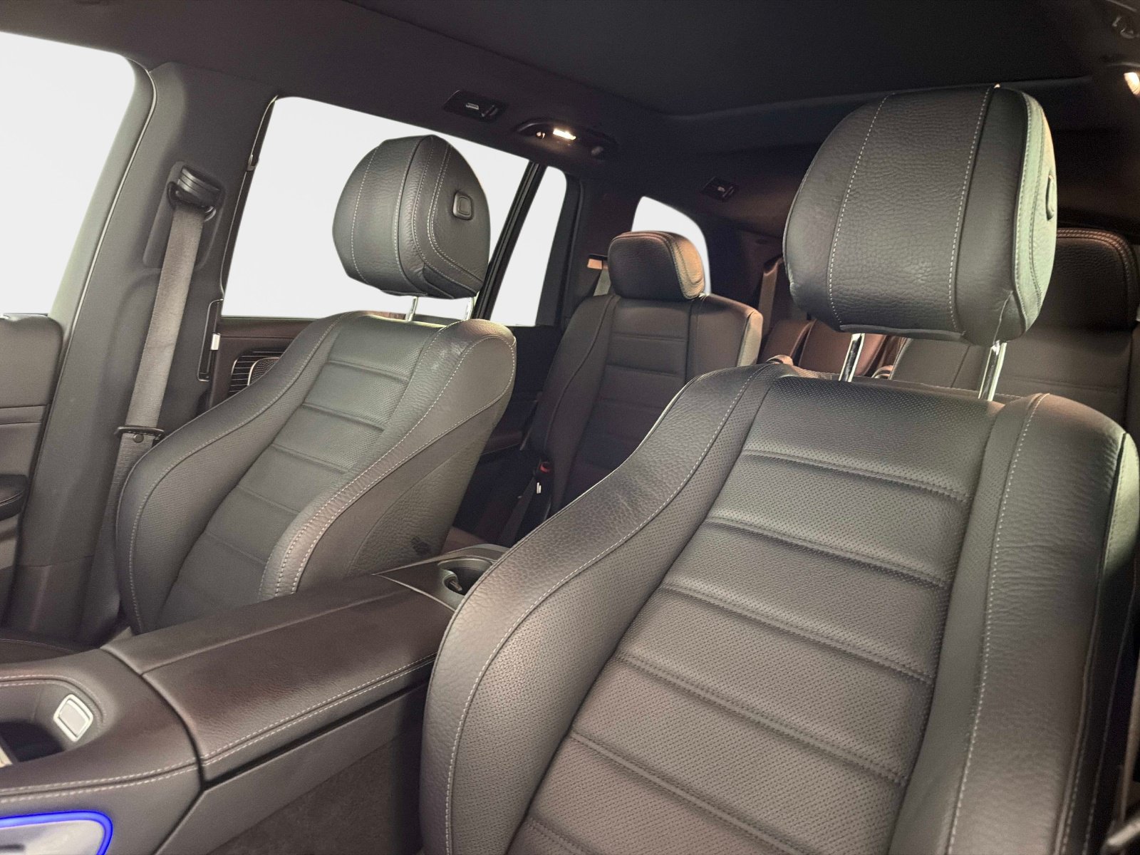 Used 2025 Mercedes-Benz GLS 580 4MATIC image 40