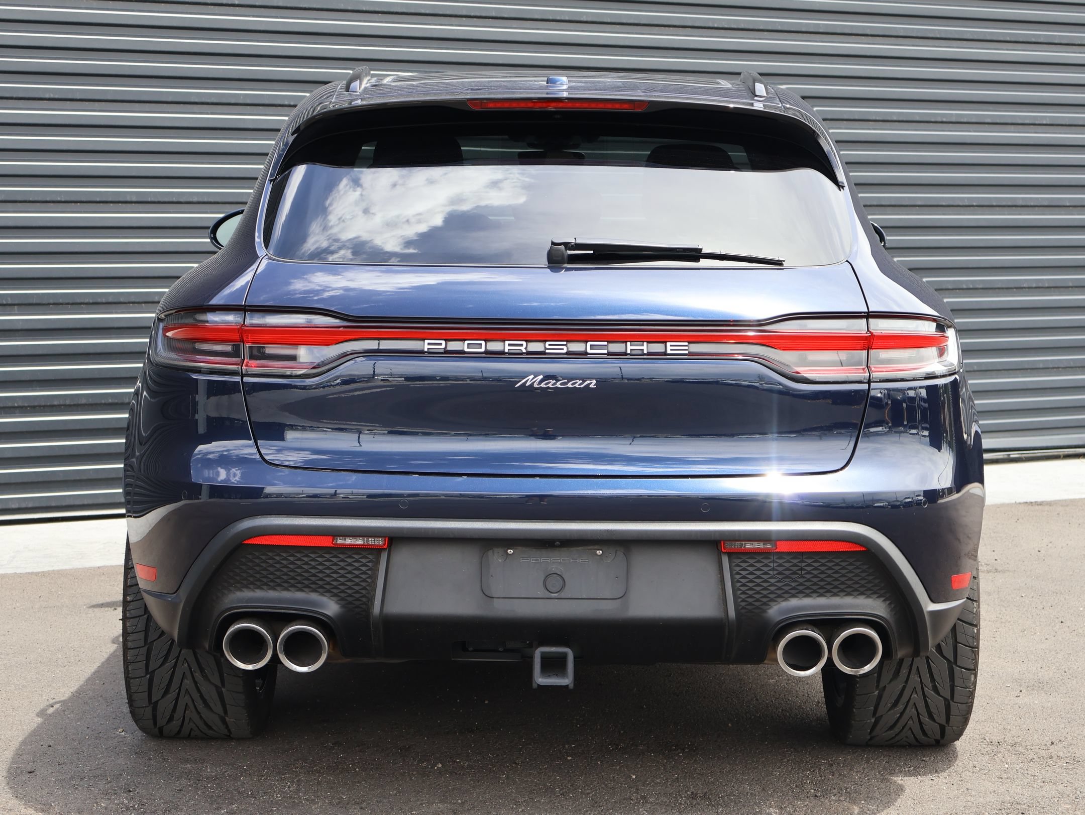 Used 2023 Porsche Macan AWD/4WD image 10