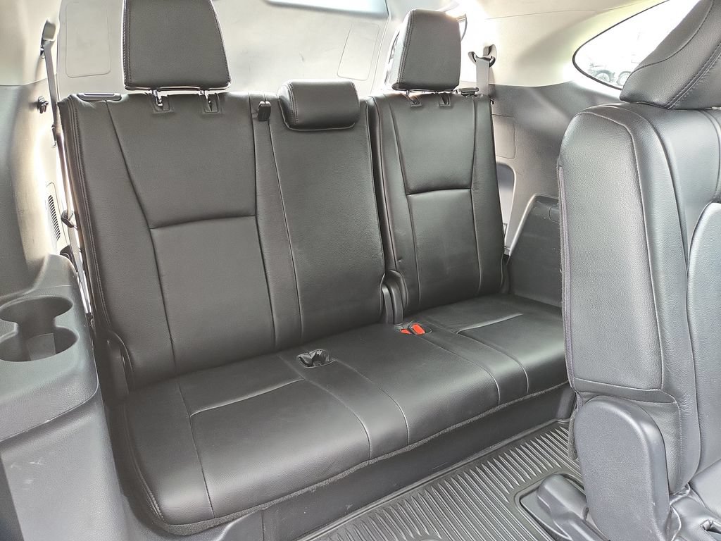Used 2020 Toyota Highlander LE AWD/4WD image 16