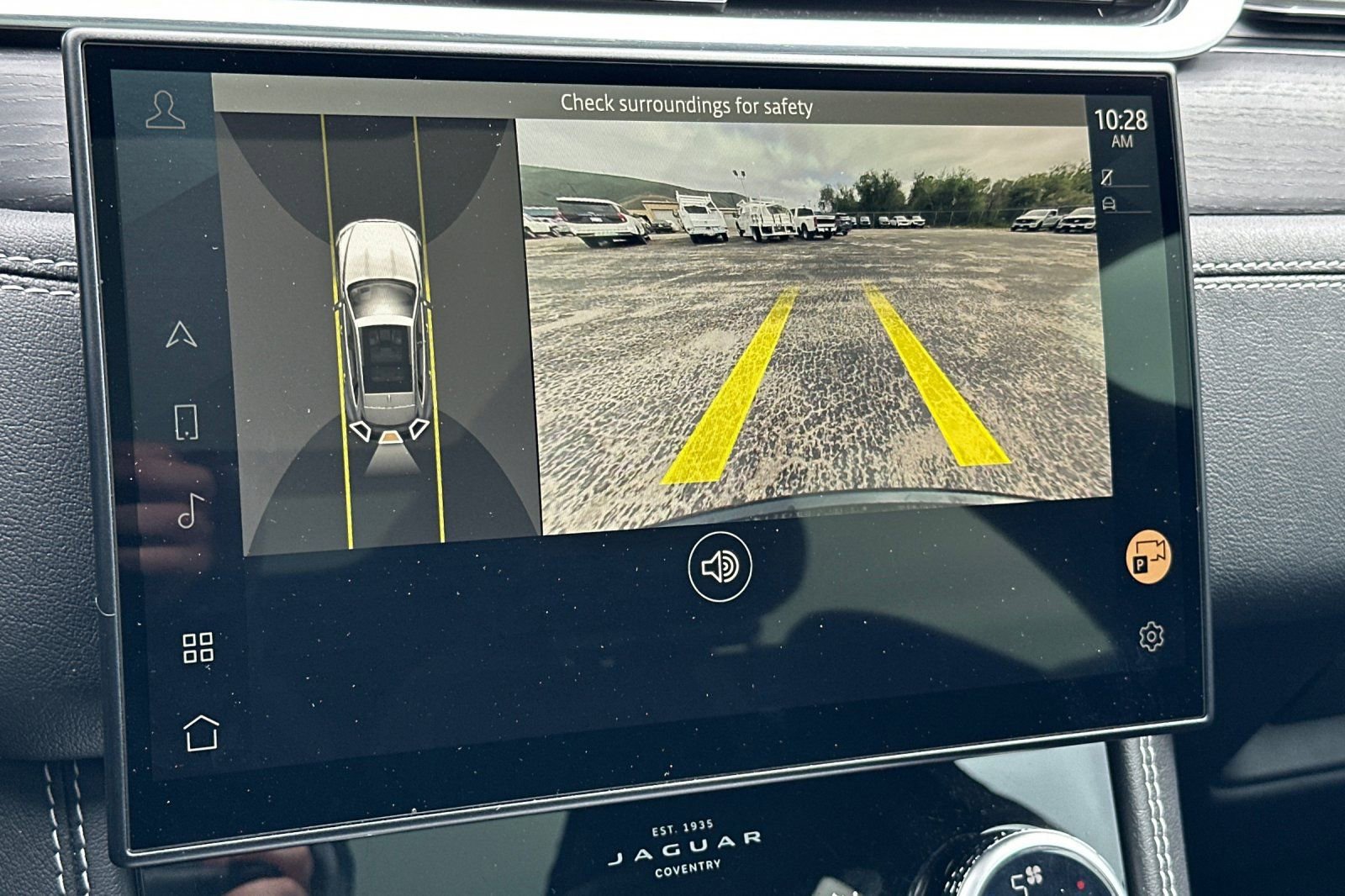 Used 2024 Jaguar F-PACE R-Dynamic S AWD/4WD image 19