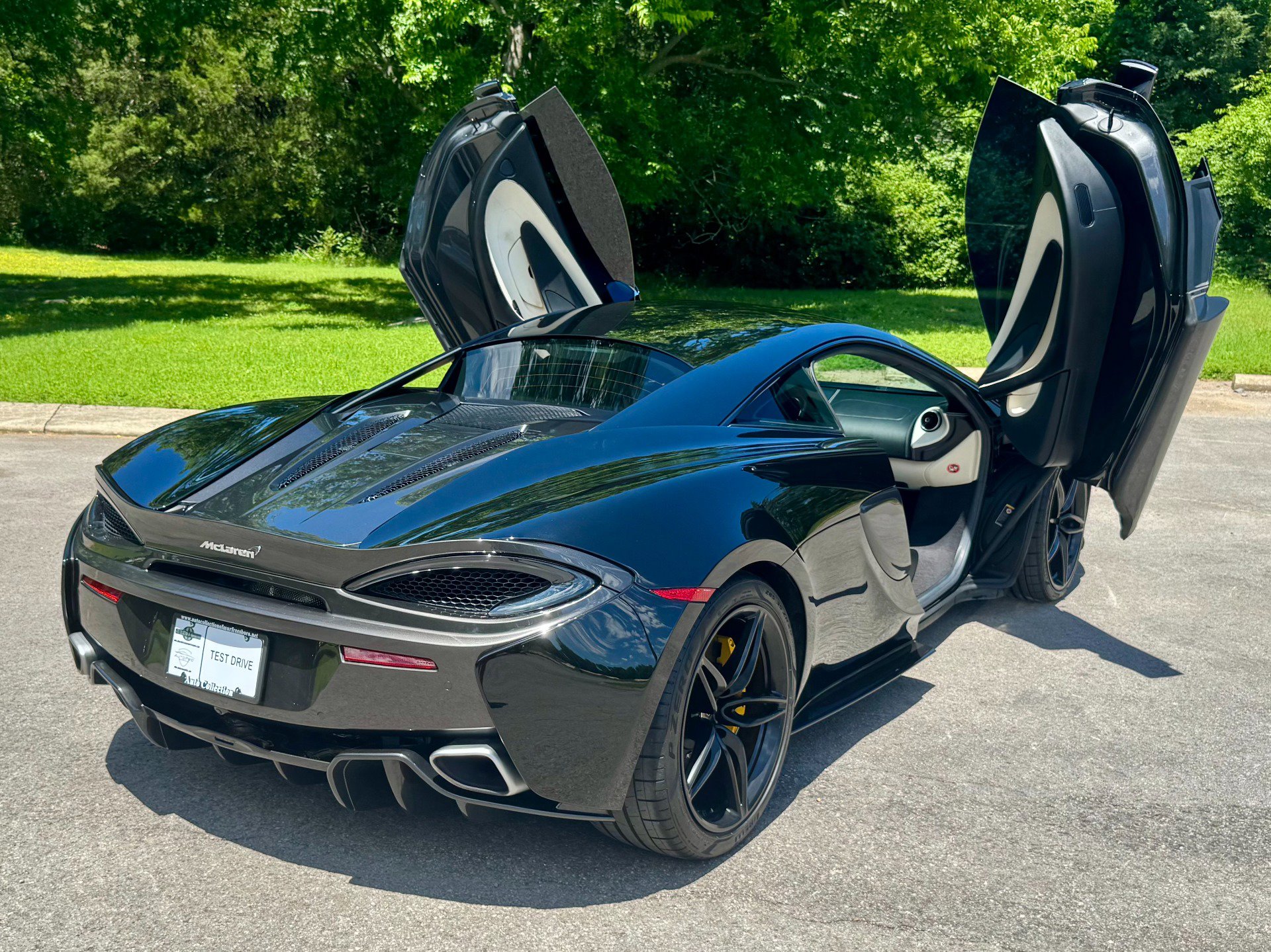 Used 2017 McLaren 570S Coupe image 3