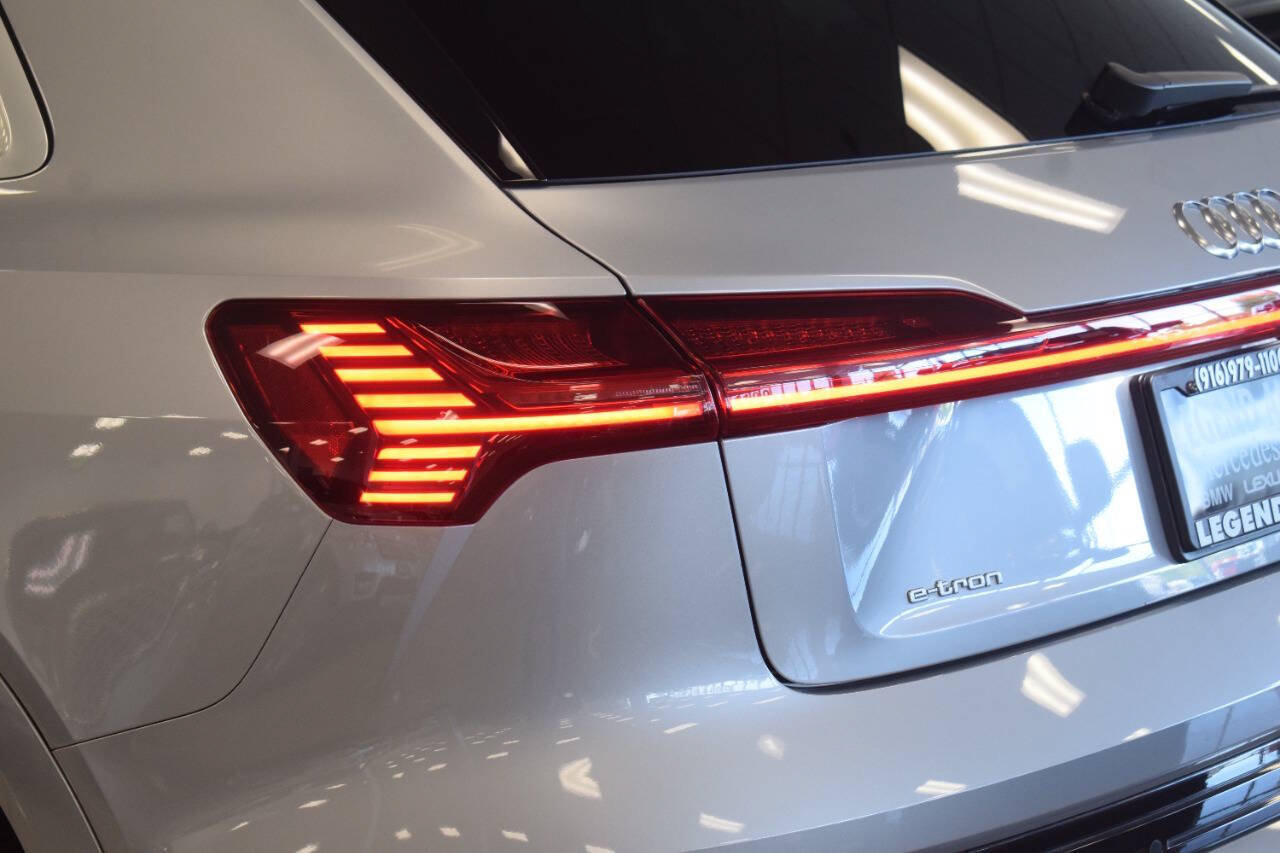 Used 2019 Audi e-tron Prestige w/ Prestige Package AWD/4WD image 26