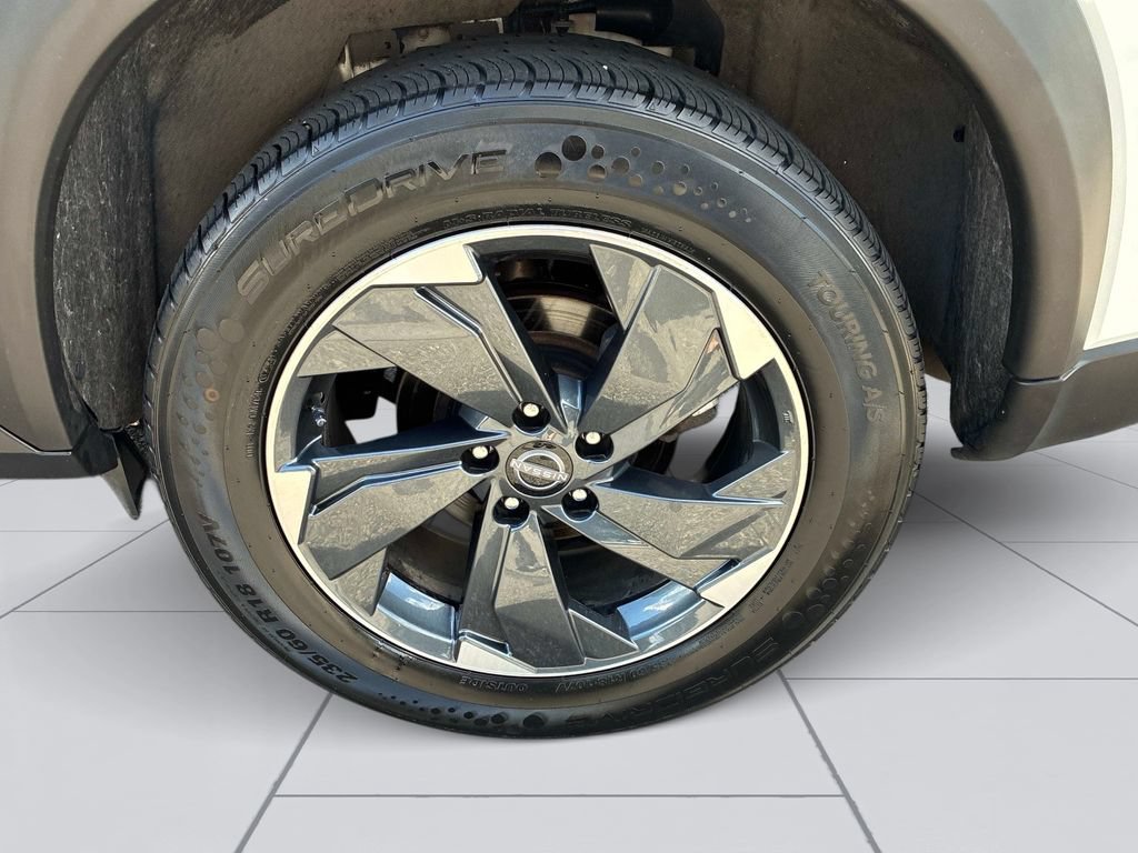 Used 2024 Nissan Rogue SV AWD/4WD image 11