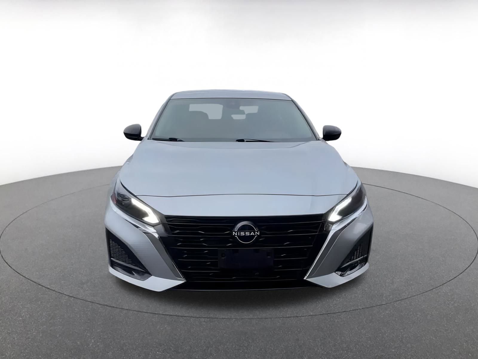 Used 2024 Nissan Altima 2.5 SV image 4