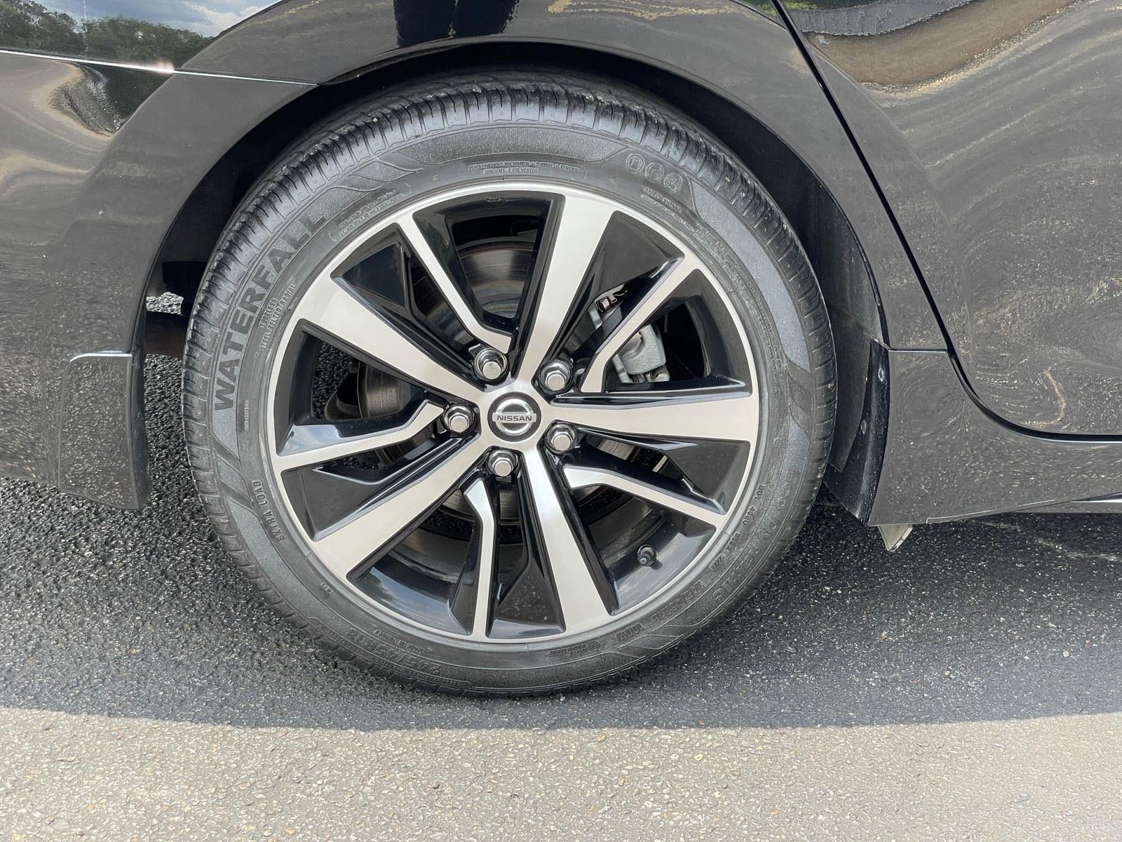 Used 2022 Nissan Maxima SV w/ Floor Mat Group FWD image 48