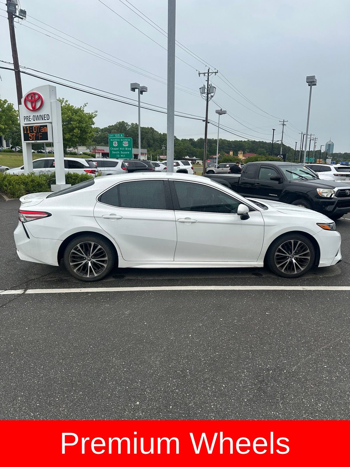 Used 2018 Toyota Camry SE FWD image 4