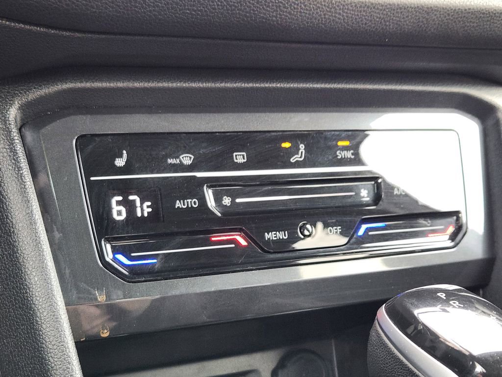 Used 2022 Volkswagen Tiguan SE R-Line image 10