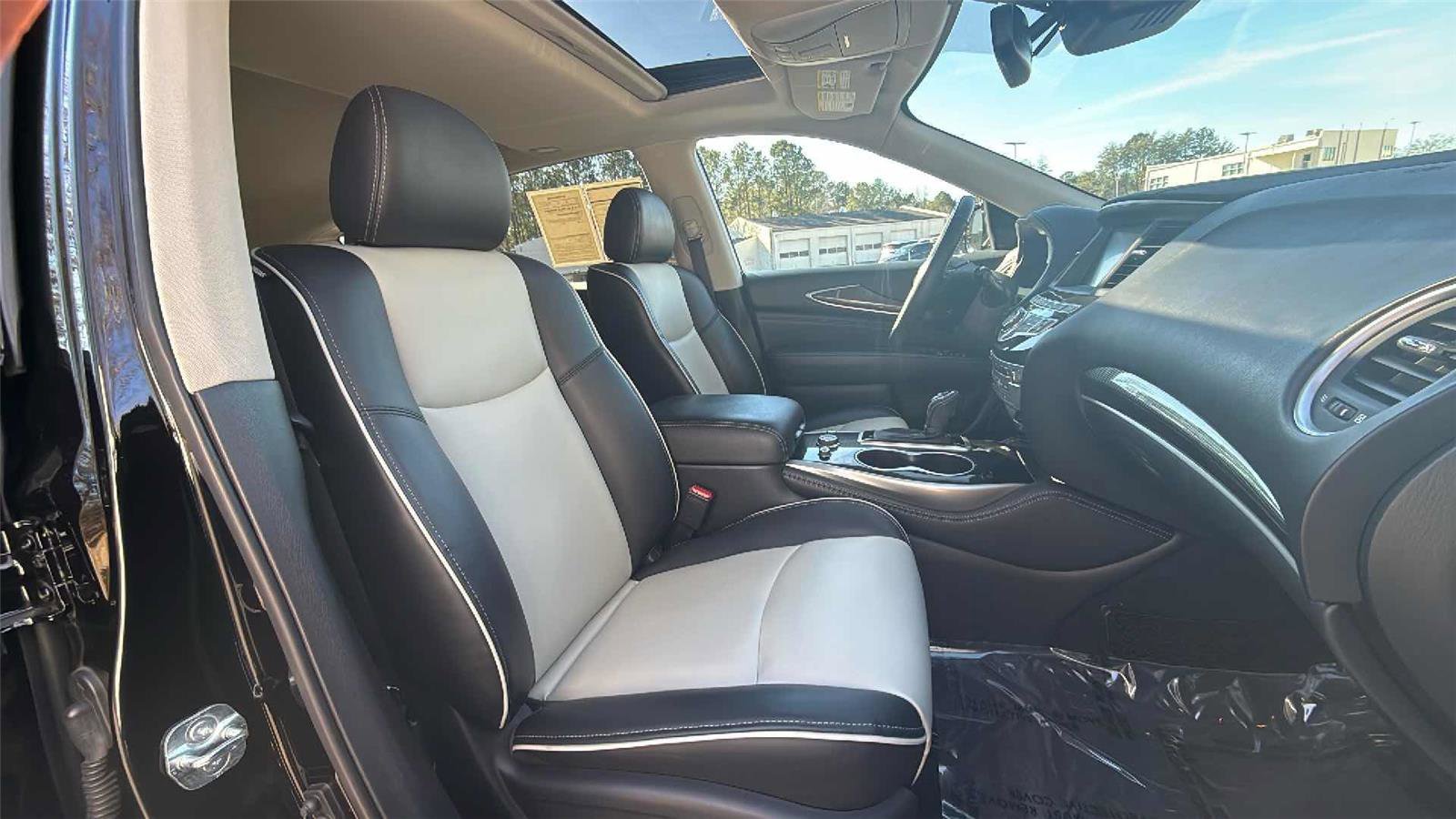 Used 2020 INFINITI QX60 Signature Edition w/ Cargo Package Essential image 25