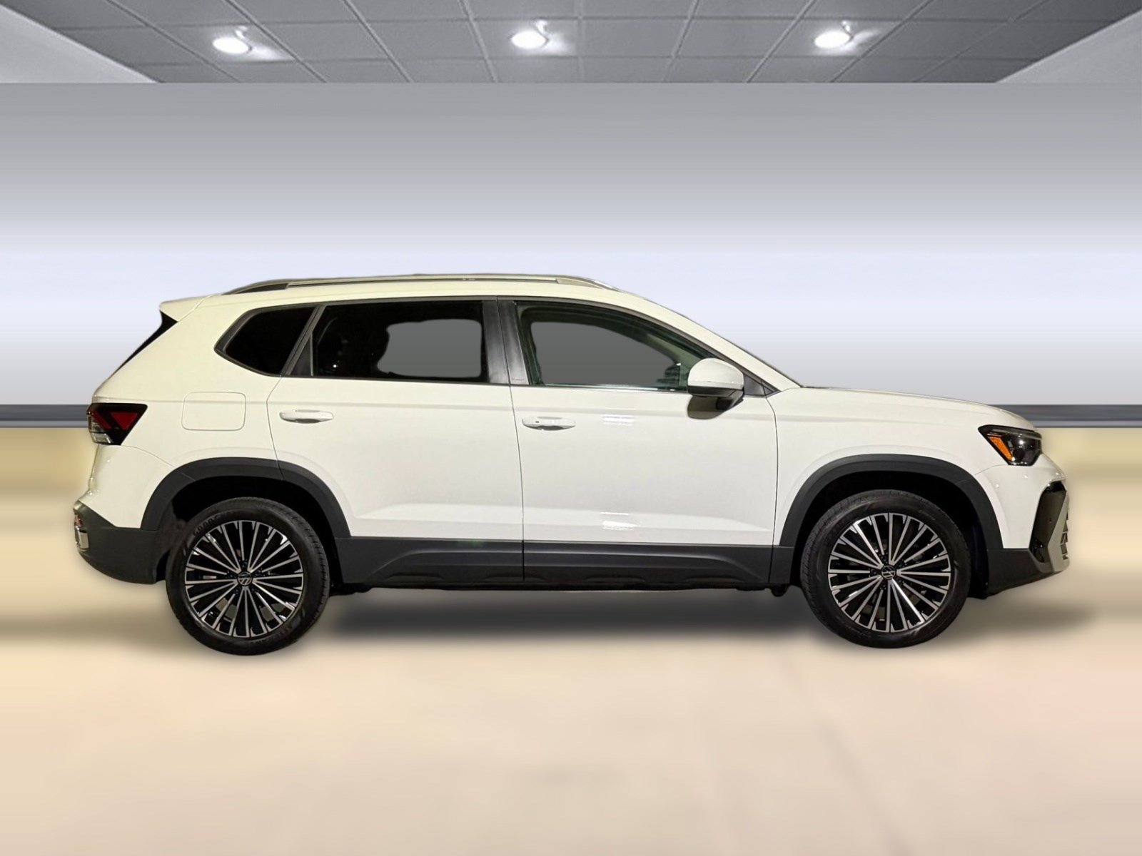 Used 2025 Volkswagen Taos SE FWD image 8
