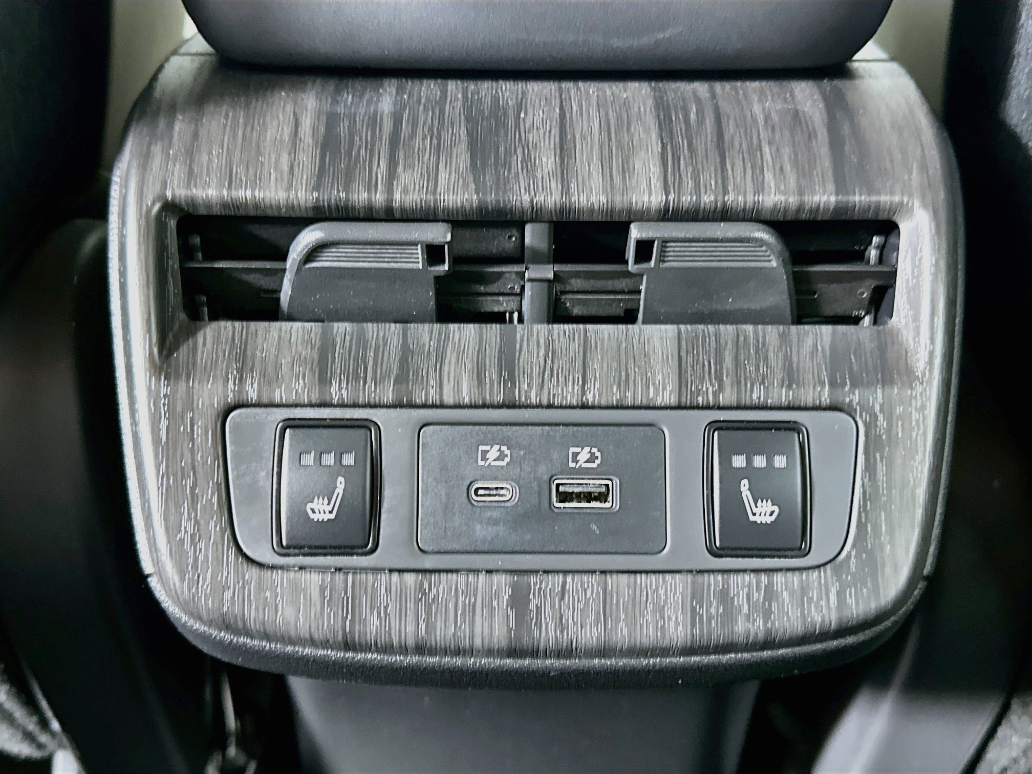 Used 2024 Nissan Ariya AWD image 27