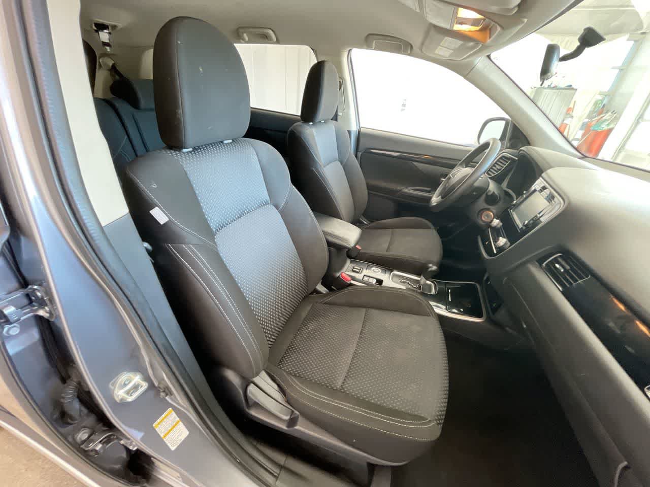 Used 2020 Mitsubishi Outlander ES AWD/4WD image 24