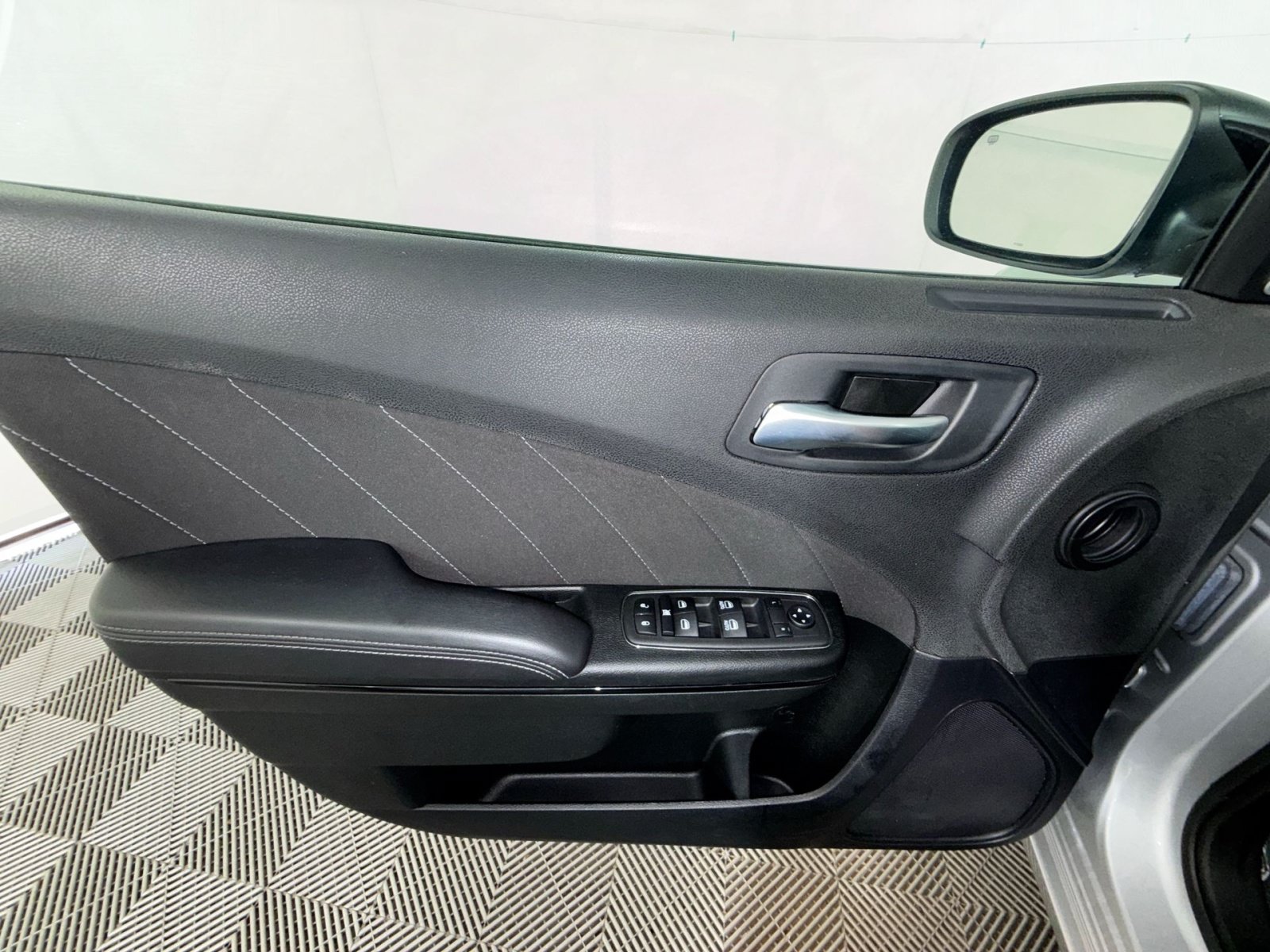Used 2023 Dodge Charger SXT w/ Blacktop Package RWD image 15