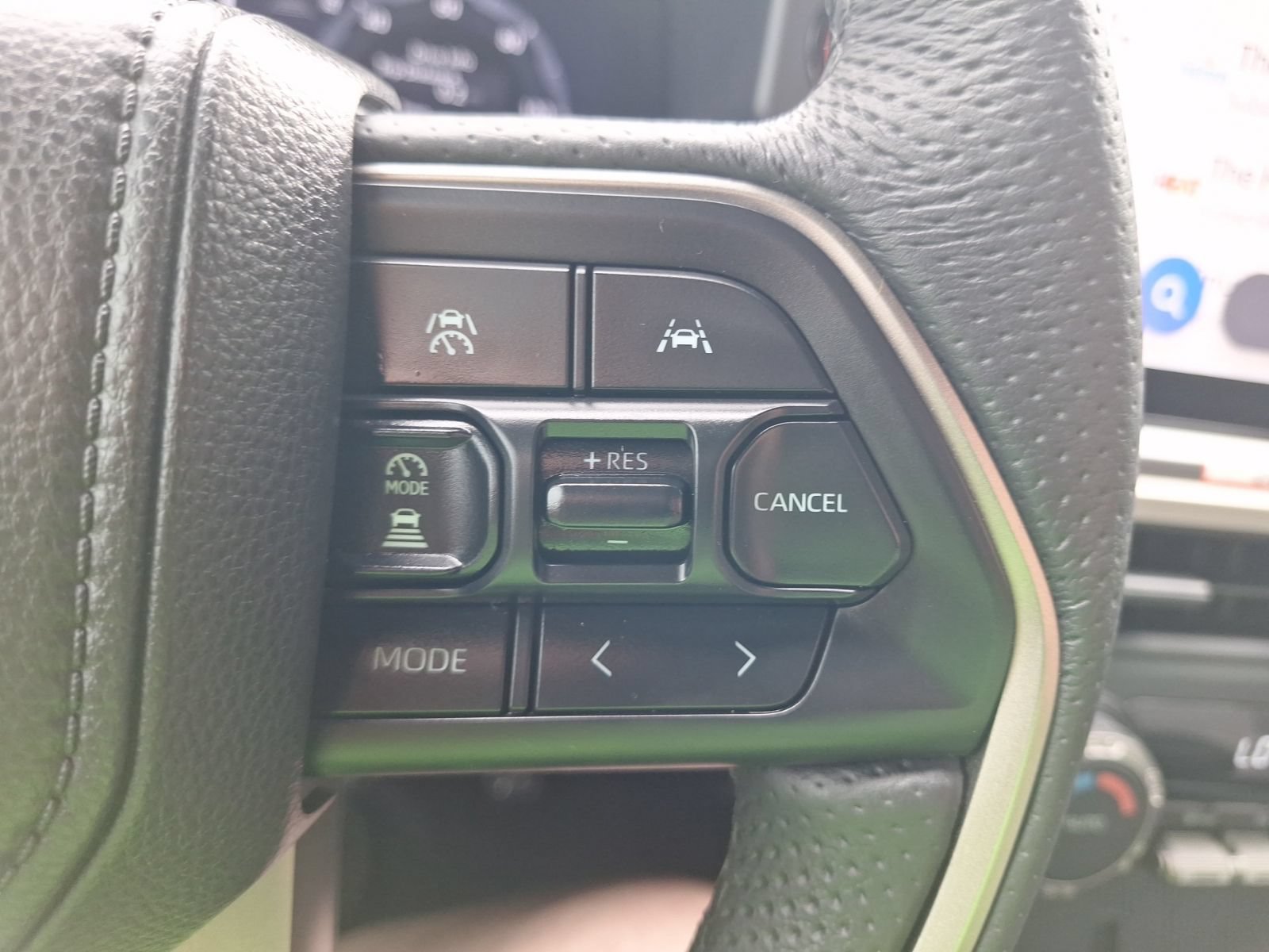 Used 2025 Toyota Tacoma TRD Sport AWD/4WD image 23
