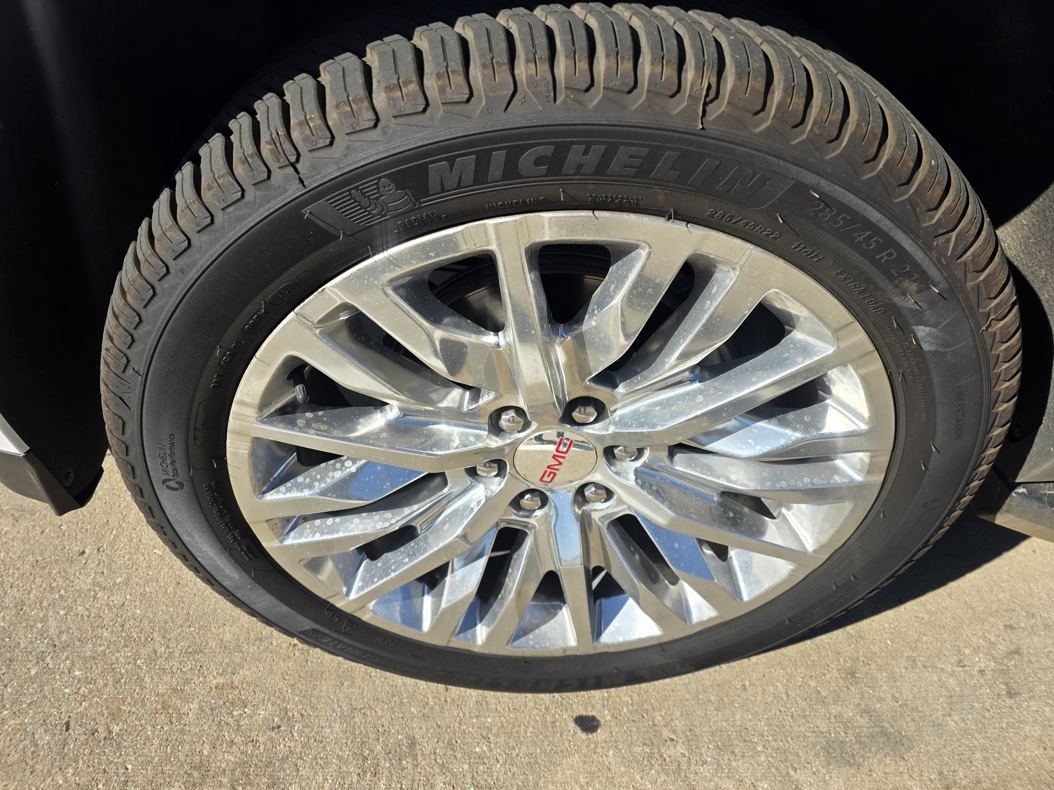 Used 2025 GMC Yukon XL Denali AWD/4WD image 10