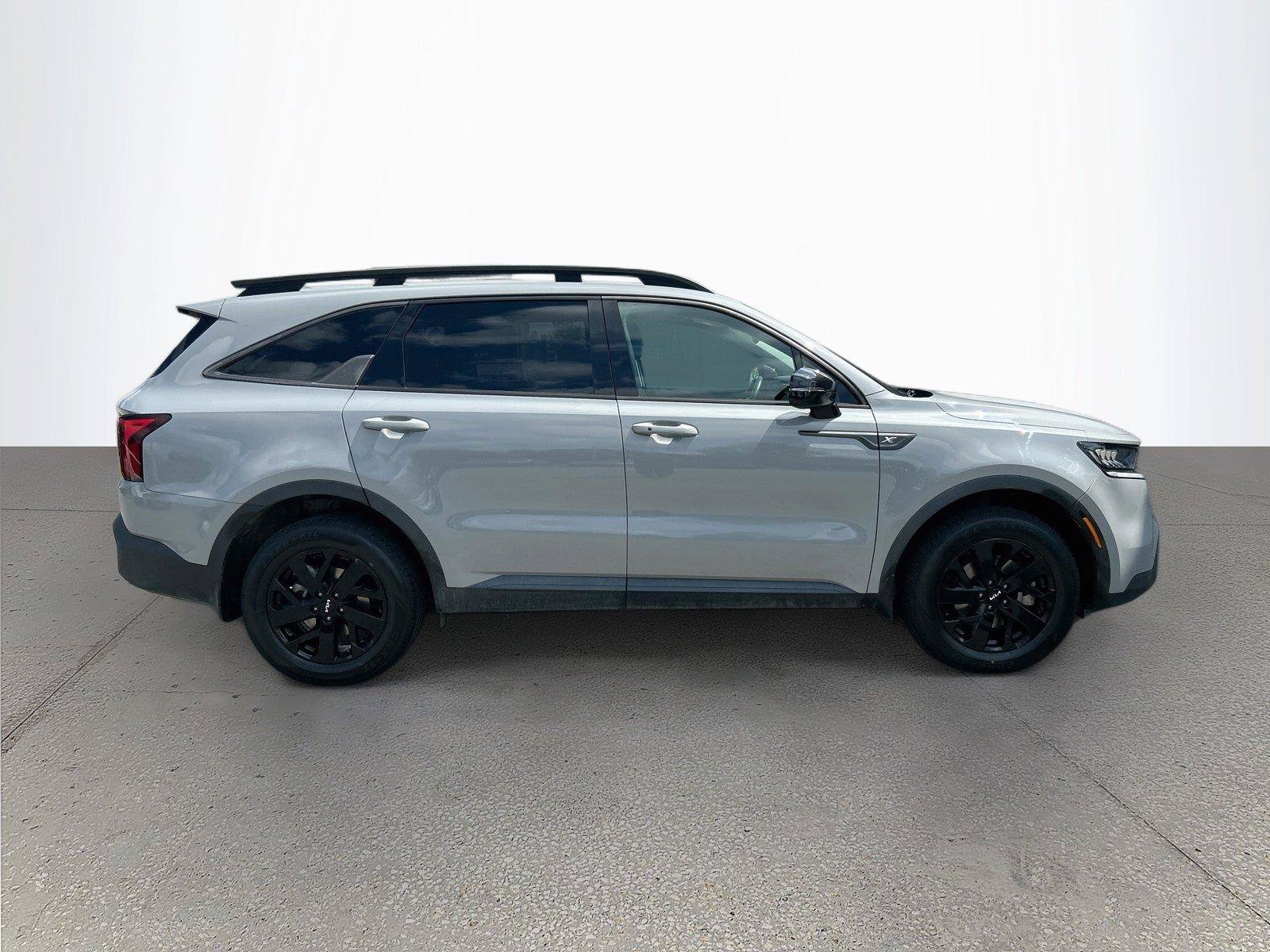 Used 2022 Kia Sorento S AWD/4WD image 3