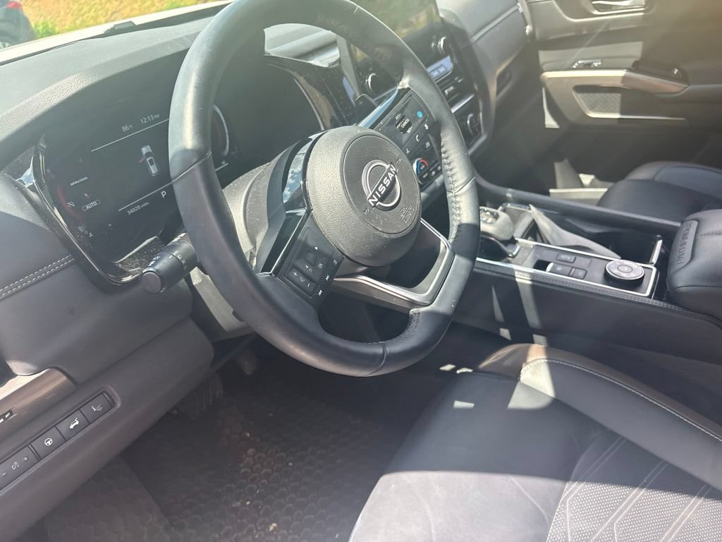 Used 2024 Nissan Pathfinder Platinum AWD/4WD image 14
