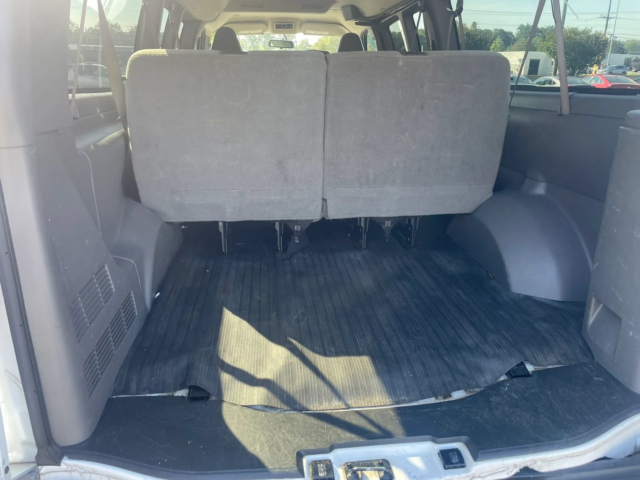 Used 2023 Chevrolet Express 3500 LS RWD image 16