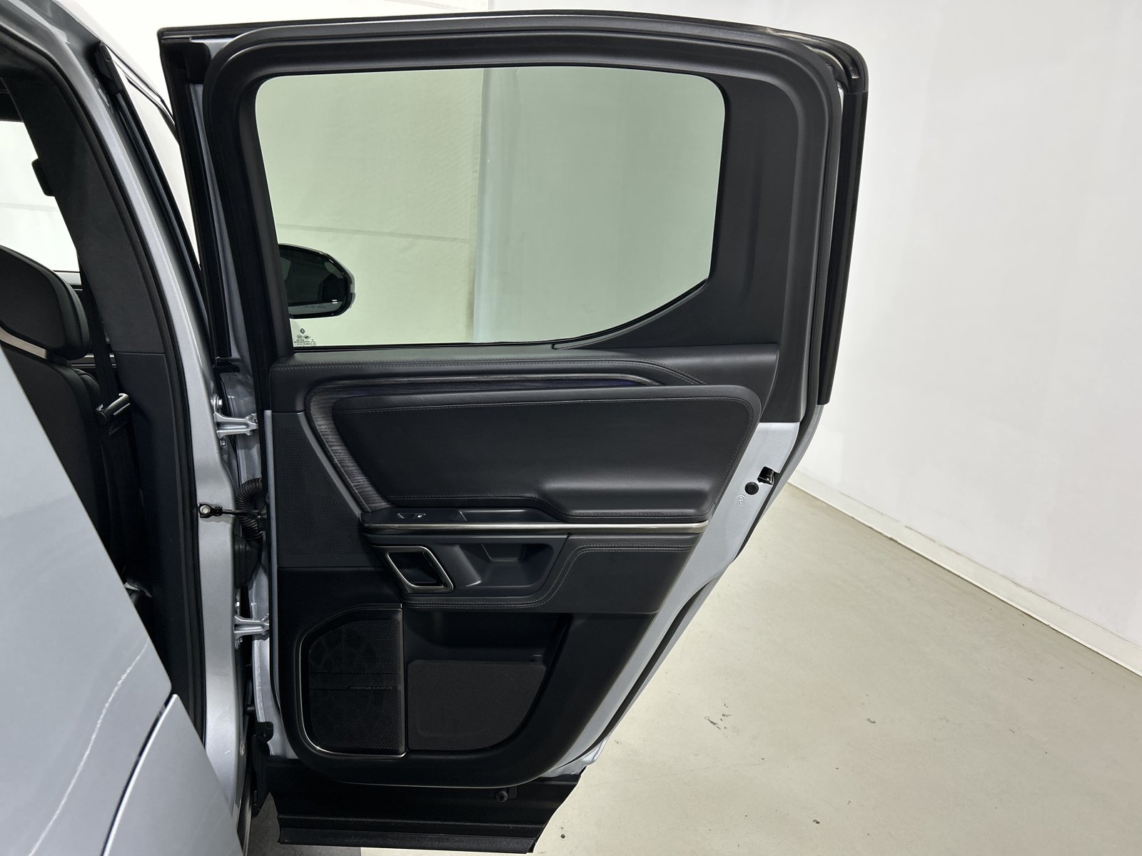 Used 2022 Rivian R1T Adventure AWD/4WD image 19