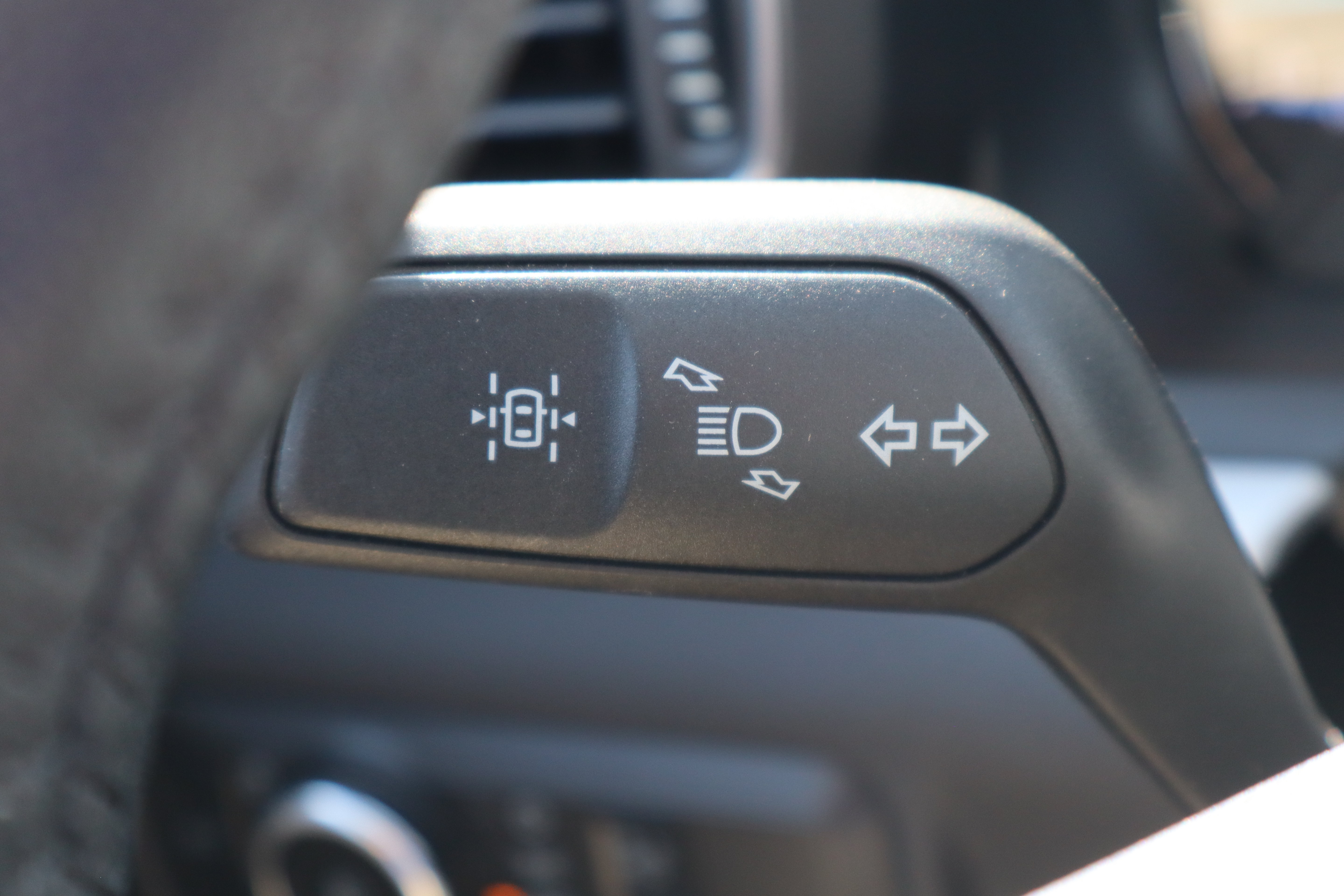 Used 2024 Ford Explorer XLT w/ Equipment Group 202A AWD/4WD image 19