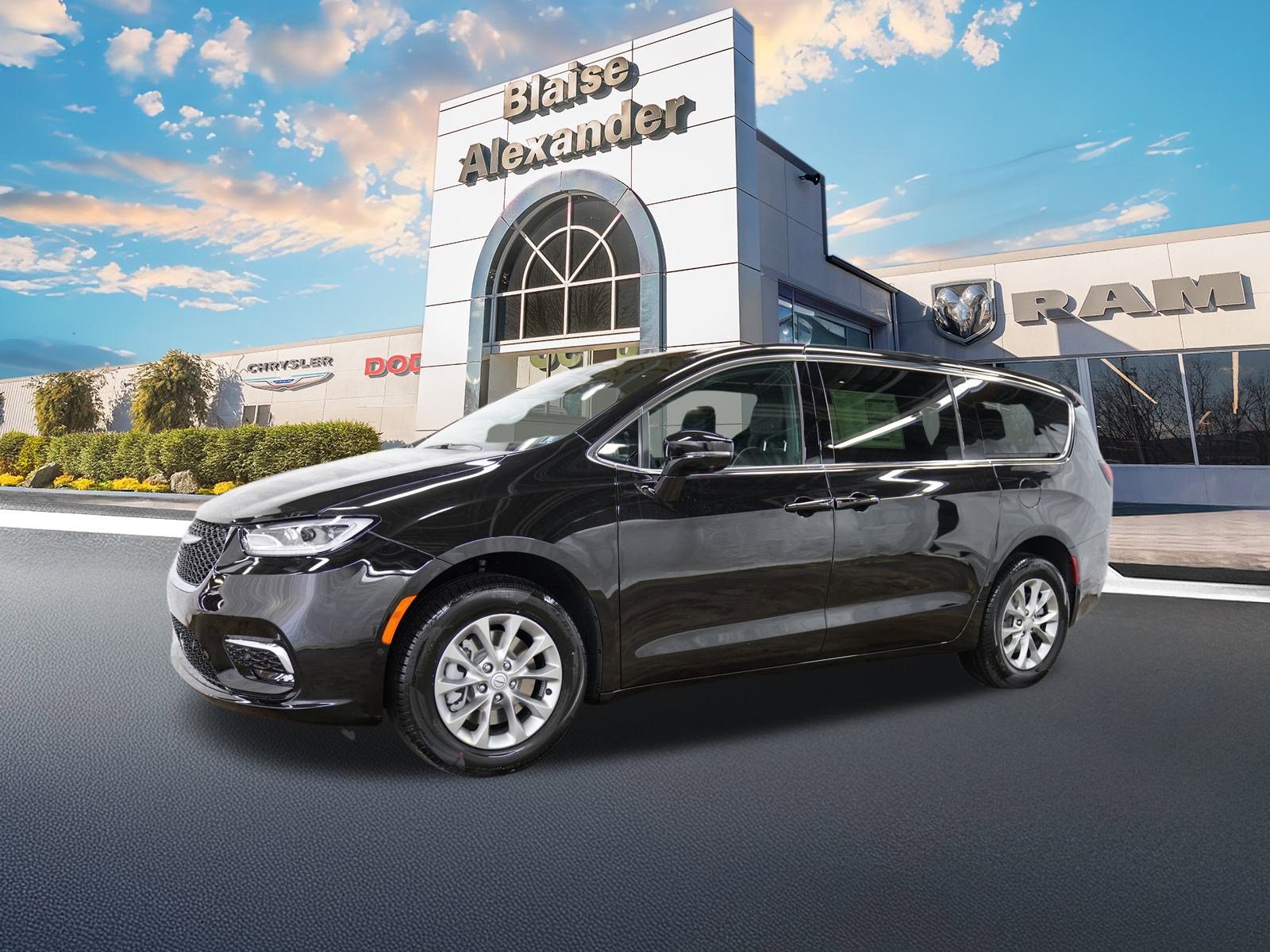 New 2026 Chrysler Pacifica Limited image 13