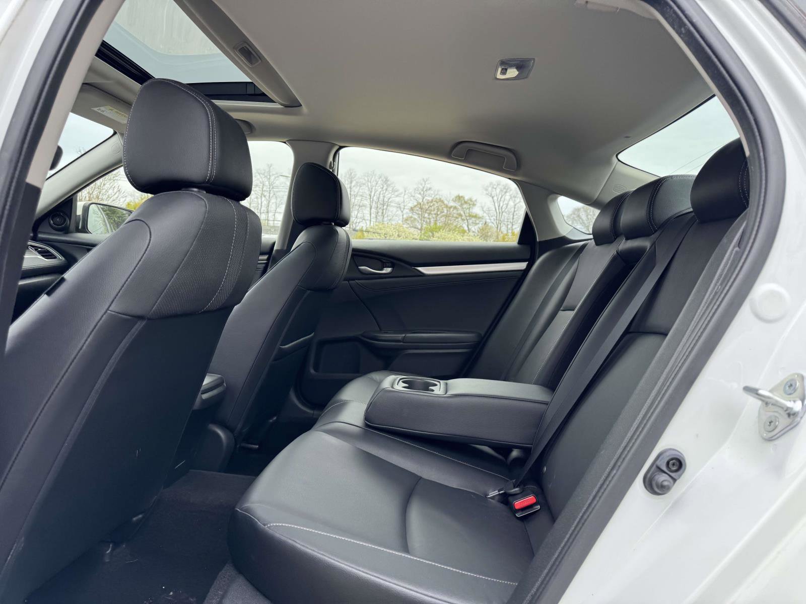 Used 2019 Honda Civic EX-L image 9