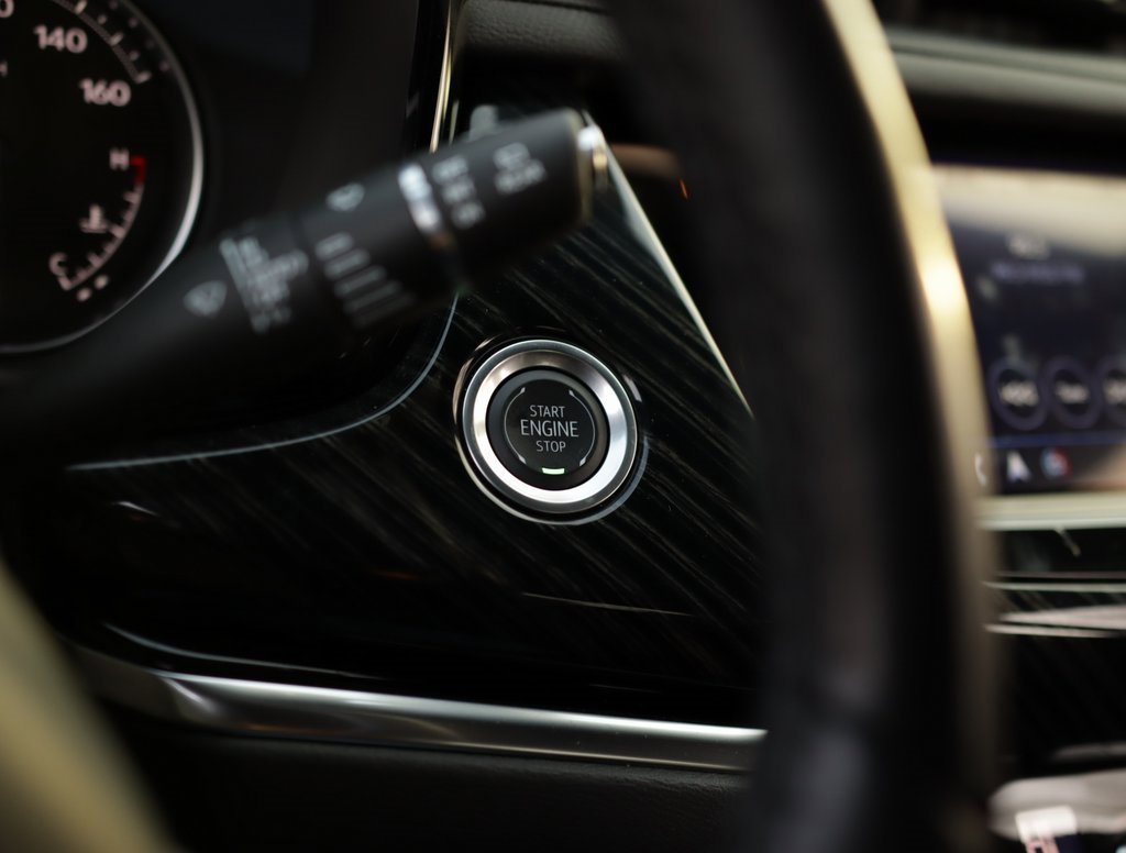 Used 2025 Cadillac XT6 Premium Luxury image 19