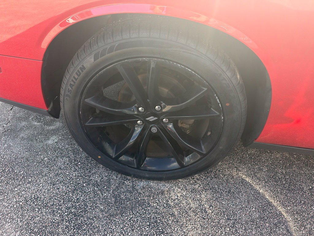 Used 2017 Dodge Challenger SXT Plus RWD image 4