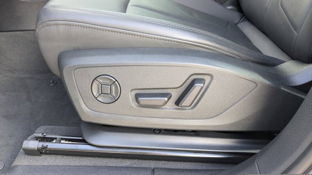 Used 2024 Audi Q3 2.0T Premium Plus w/ Premium Plus Package image 23