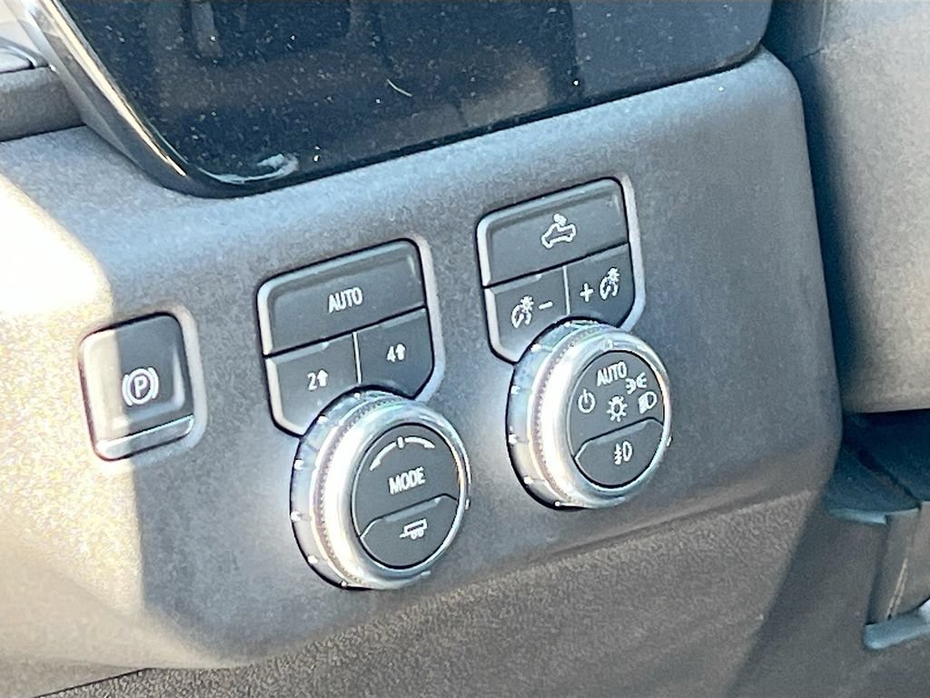 Used 2026 GMC Sierra 1500 Elevation w/ Elevation Select Package AWD/4WD image 10