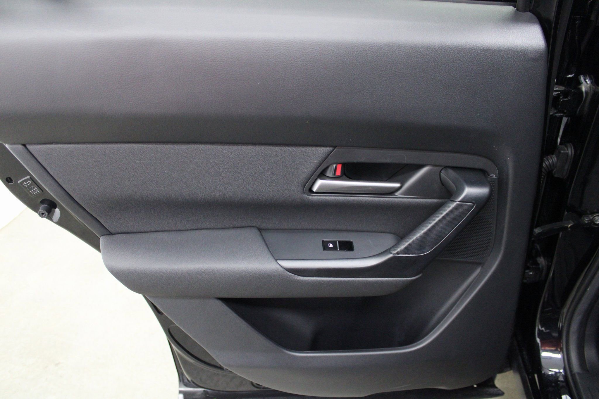 Used 2025 MAZDA CX-50 AWD 2.5 S w/ Preferred Package image 18