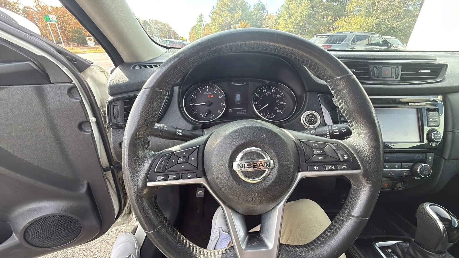 Used 2017 Nissan Rogue SL w/ SL Premium Package image 17