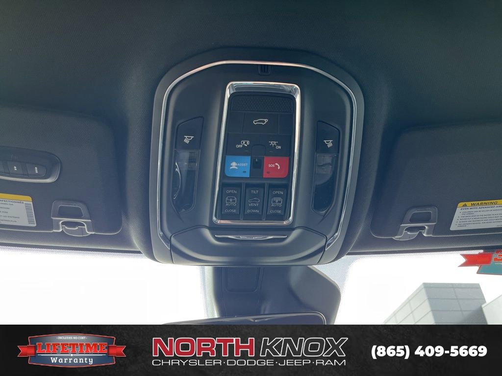 Used 2025 Jeep Grand Cherokee L Limited image 11