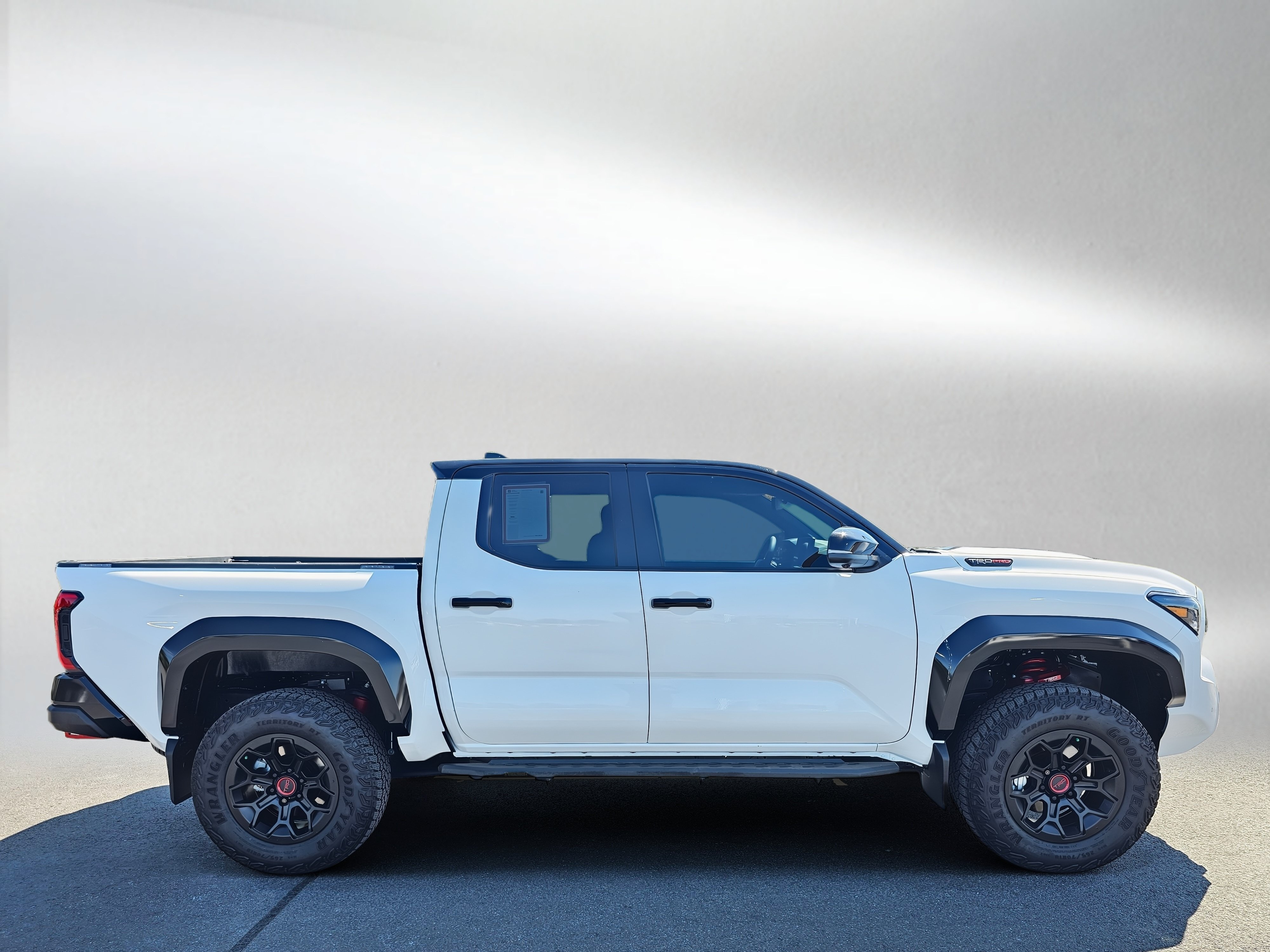 Used 2025 Toyota Tacoma TRD Pro AWD/4WD image 7