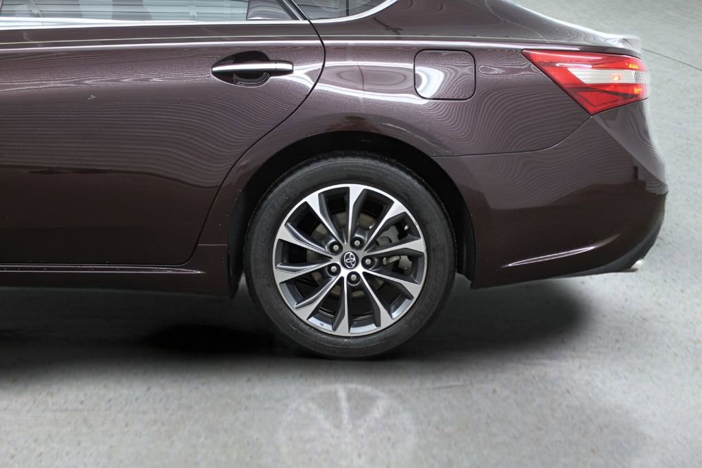 Used 2016 Toyota Avalon XLE Plus FWD image 36