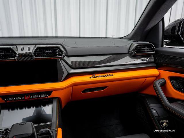 Used 2026 Lamborghini Urus SE AWD/4WD image 40