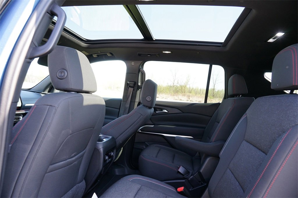 Used 2024 Chevrolet Traverse Z71 image 18