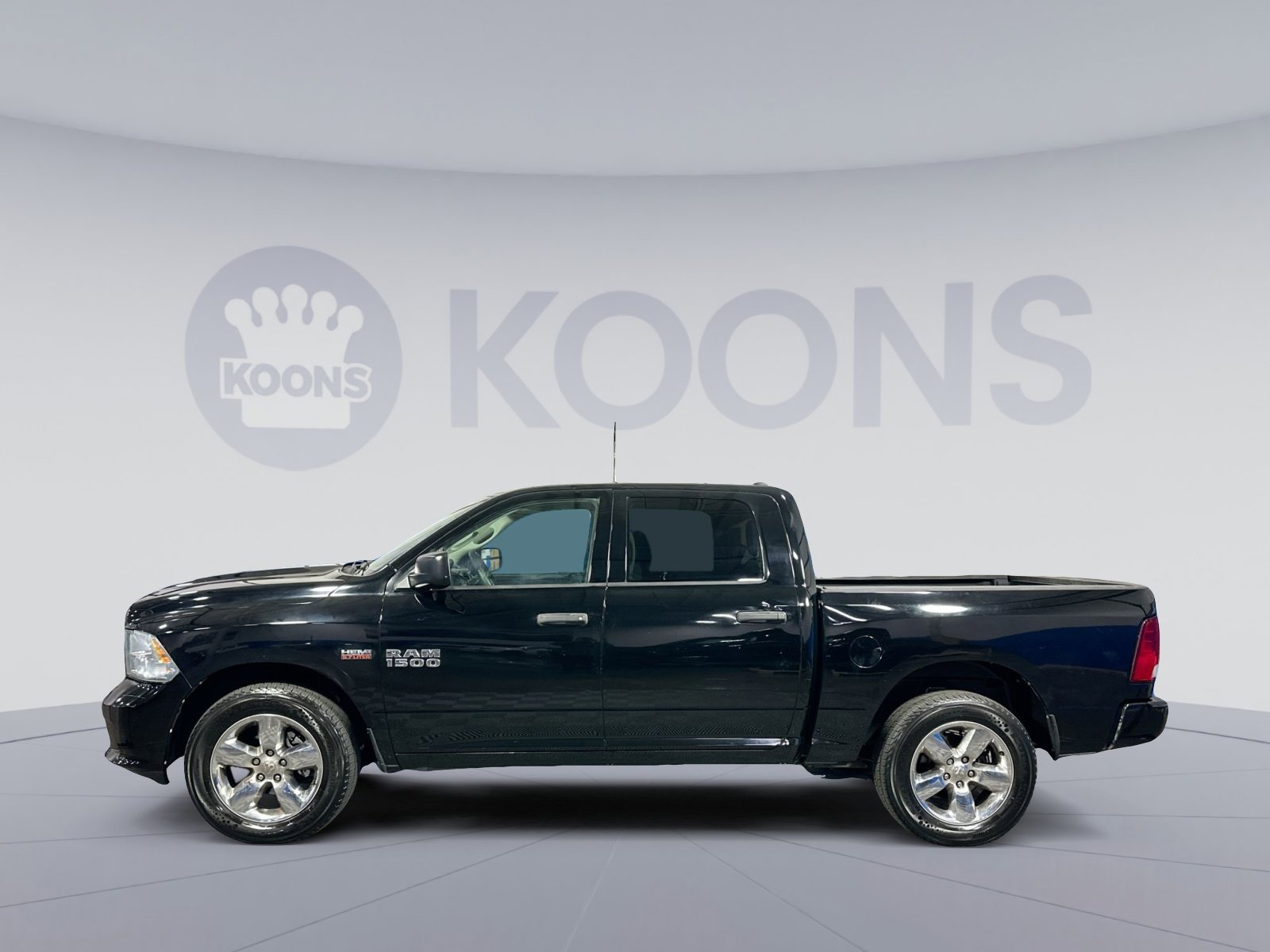 Used 2015 RAM 1500 Express image 2