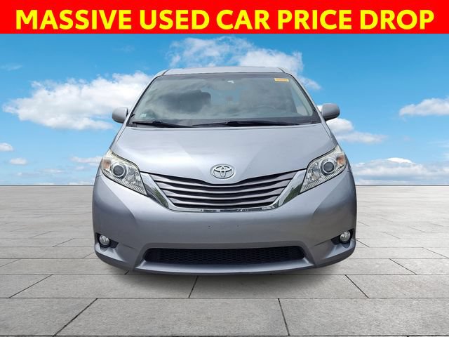 Certified 2017 Toyota Sienna XLE Premium AWD/4WD image 3