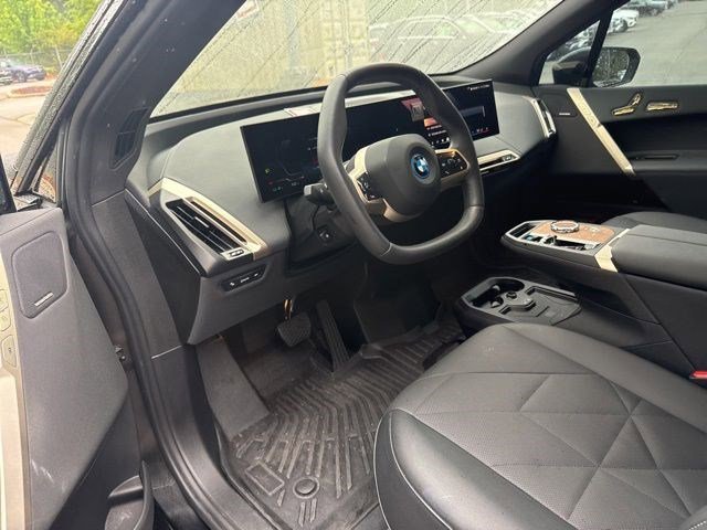 Certified 2025 BMW iX xDrive50 w/ Premium Package AWD/4WD image 16