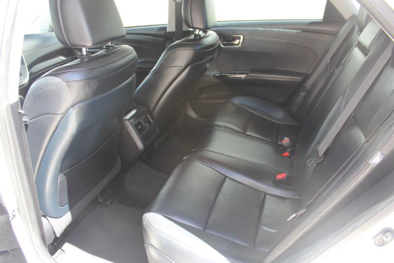 Used 2018 Toyota Avalon Touring w/ Carpet Mat Package image 14