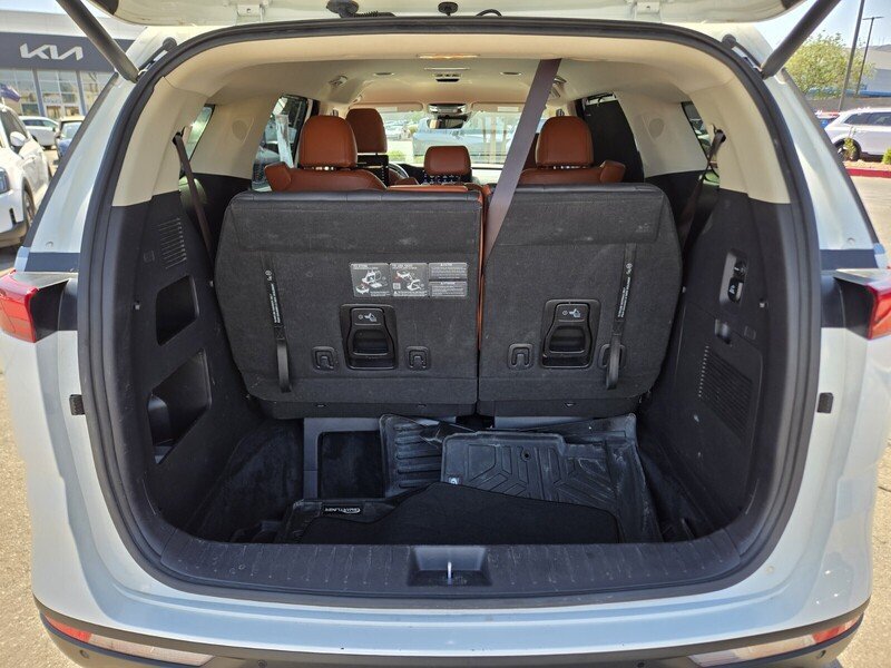 Certified 2024 Kia Carnival SX FWD image 14
