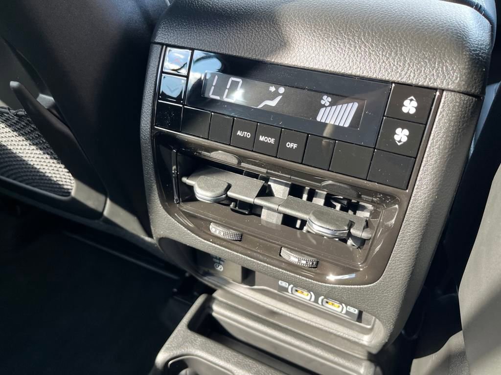 New 2025 Jeep Grand Cherokee L Laredo w/ Luxury Tech Group I image 20