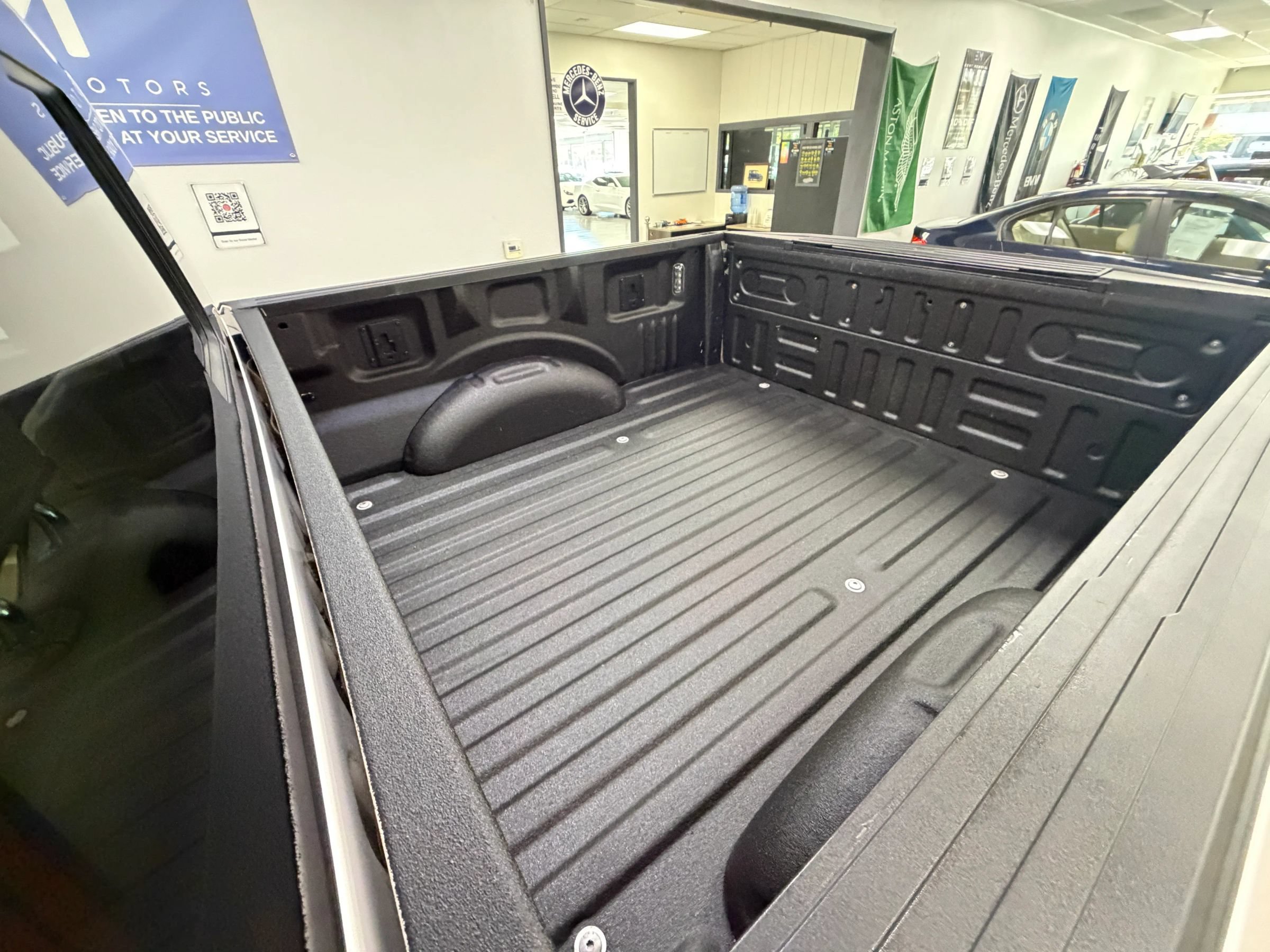 Used 2019 Ford F150 Lariat w/ Equipment Group 502A Luxury AWD/4WD image 25