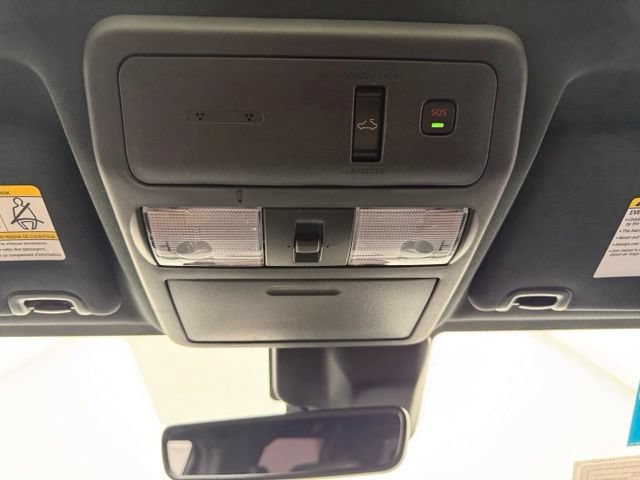 Used 2024 Nissan Frontier PRO-4X AWD/4WD image 41