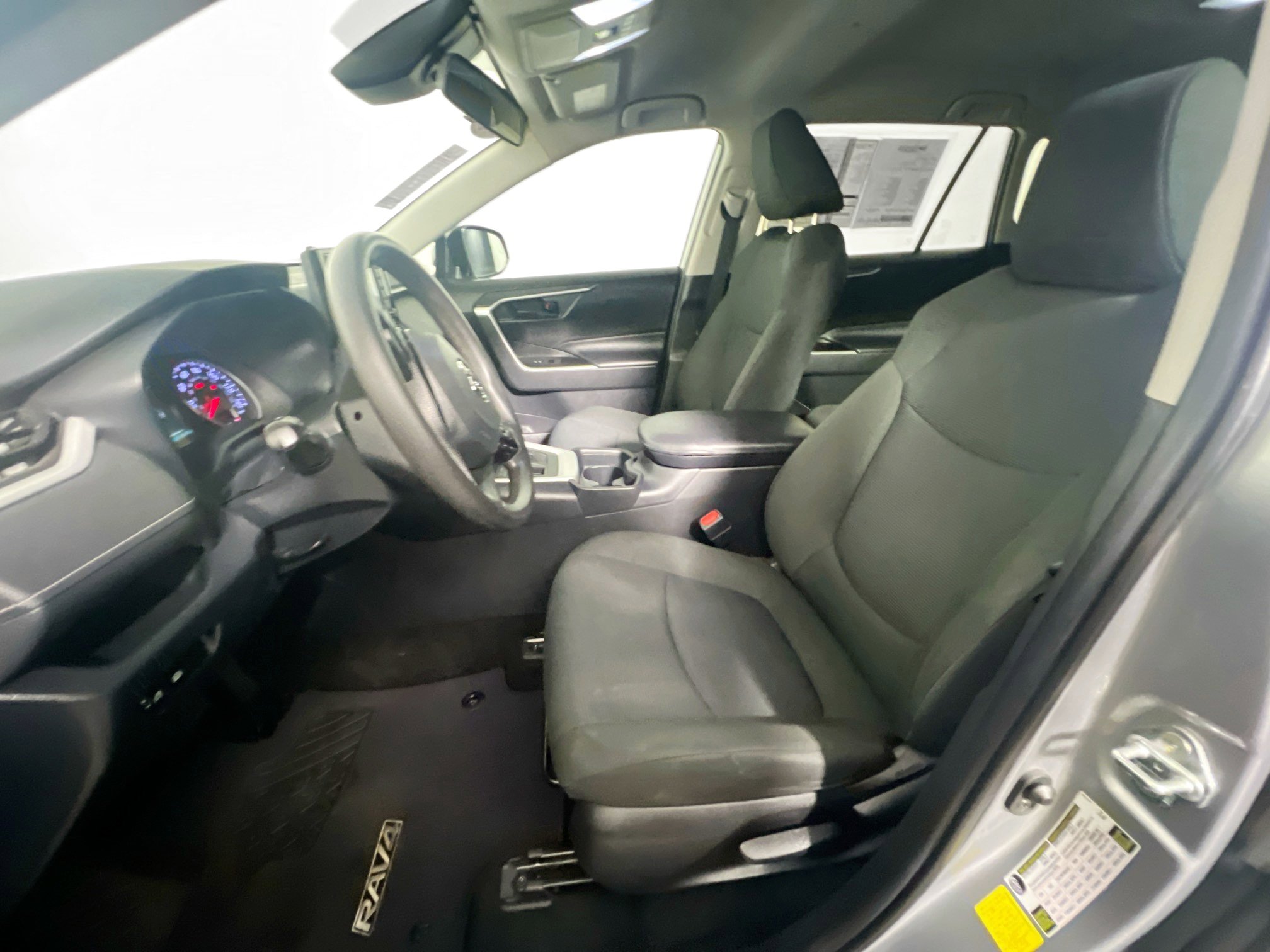 Used 2020 Toyota RAV4 LE image 14