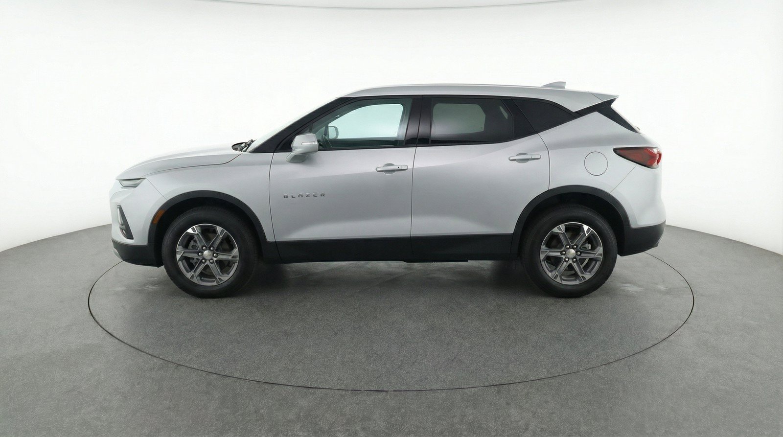 Used 2025 Chevrolet Blazer LT FWD image 5