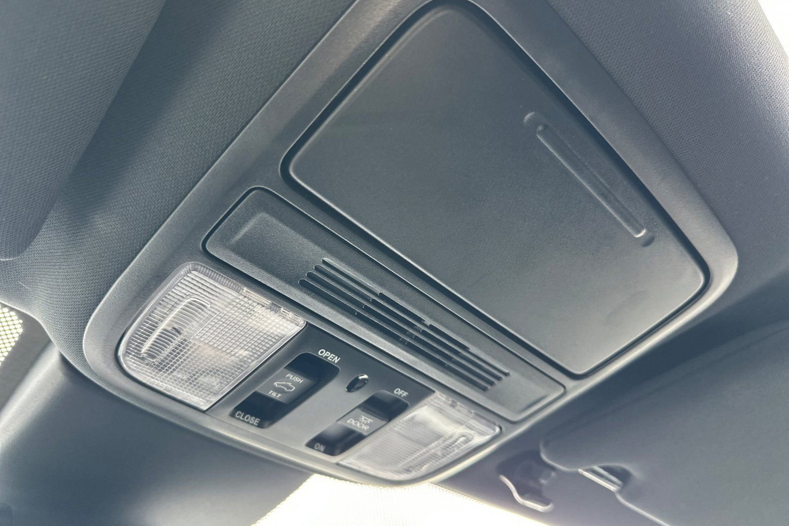 Used 2025 Honda Odyssey Sport-L image 24