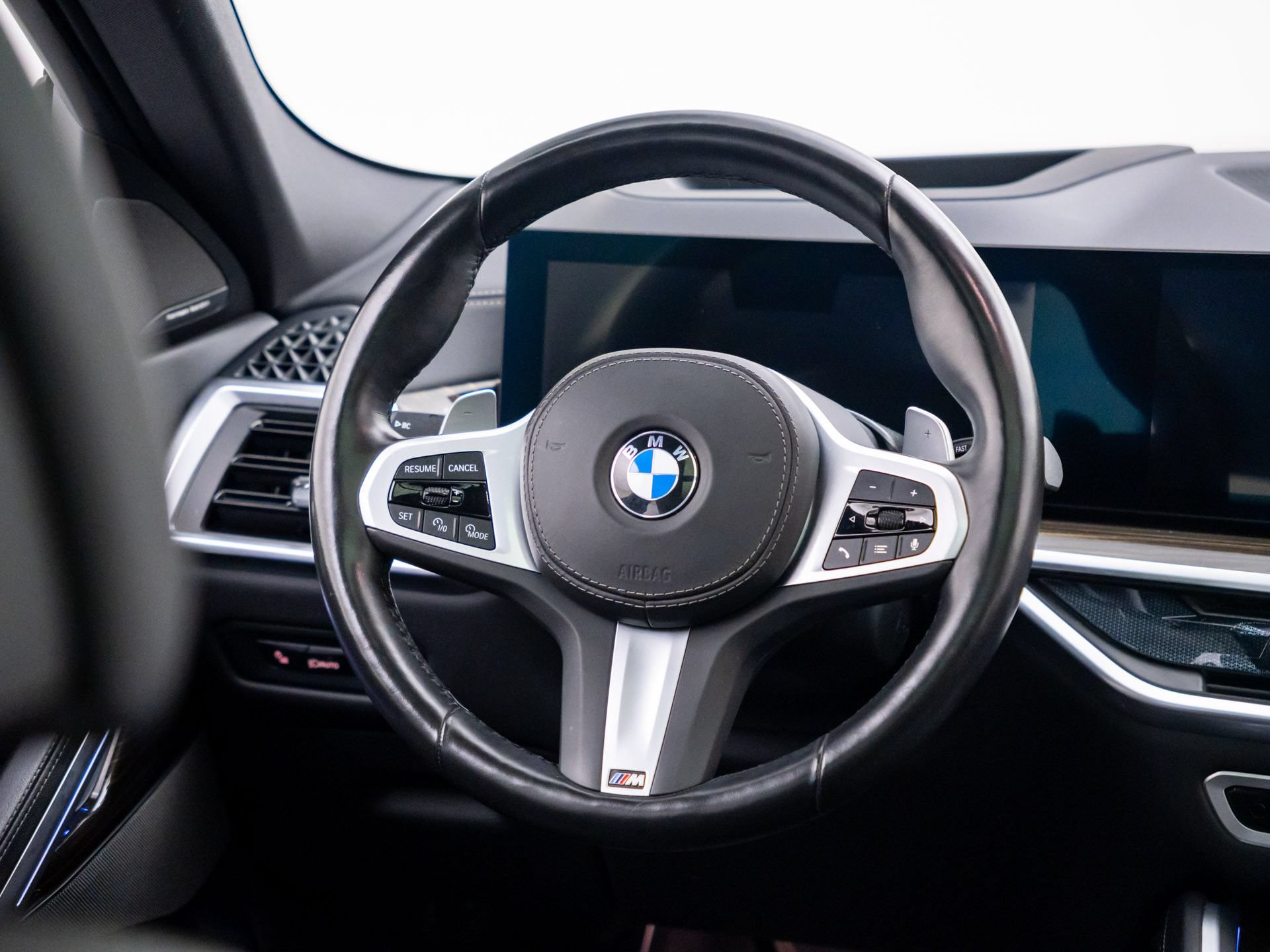 Used 2025 BMW X6 xDrive40i AWD/4WD image 11